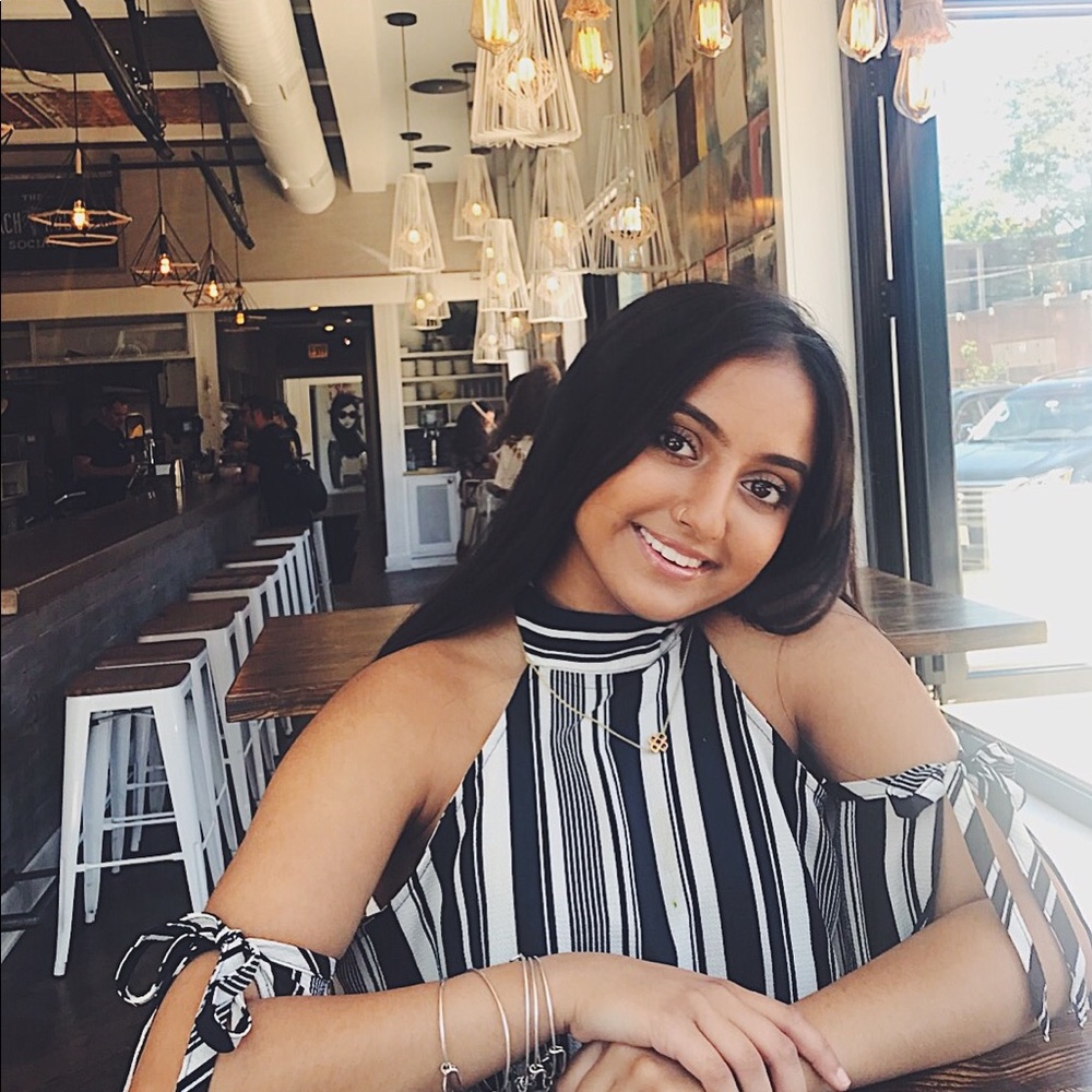 Meet your Posher, Minal